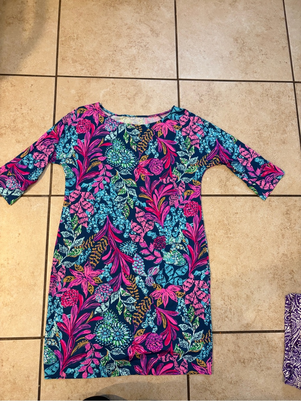 Lilly Pulitzer Braedyn UPF 50+ Dress in the Aegean Navy Calypso Coast print. 3/4
